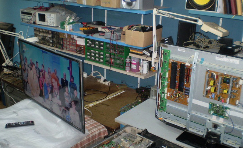 Laboratorio di riparazioni elettroniche